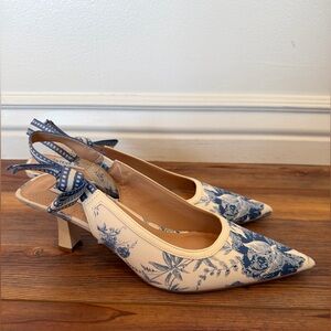 NEW Steve Madden floral Heels Blue and Cream with Ankle Strap bow - size 10